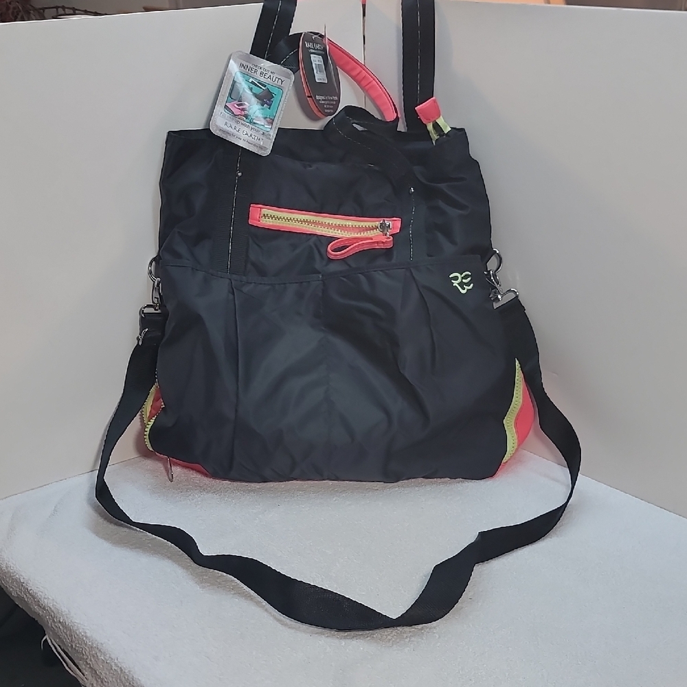 Rare Earth By Stone Mountain Black and Pink Women's Travel Bag NWT